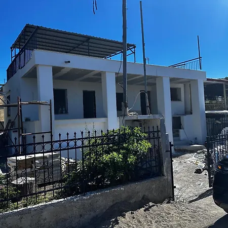 Casa de Férias Summer View Néa Iráklia